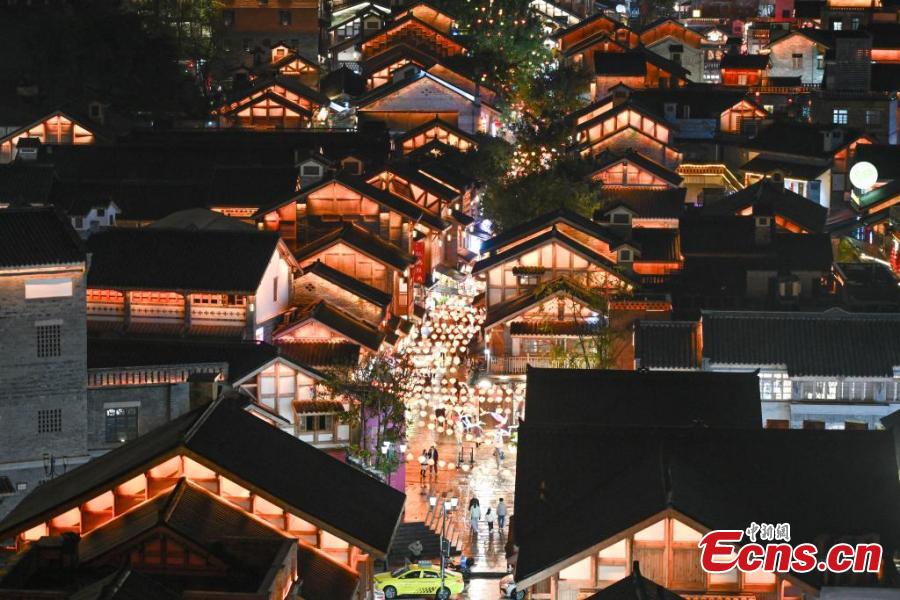 Cities hang lanterns to greet Spring Festival across China