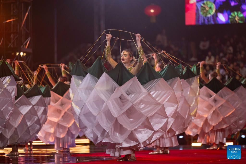 Parade held to mark Chinese New Year in Macao