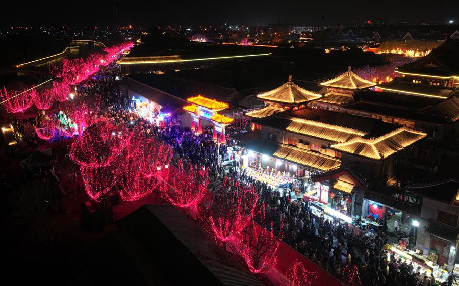 Tianjin's Yangliuqing enchants tourists with Spring Festival atmosphere